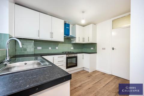 2 bedroom flat to rent, Northcote, Pinner