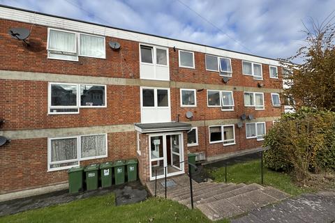 2 bedroom flat to rent, Kings Avenue