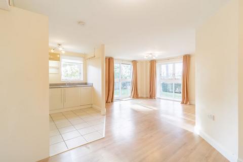 2 bedroom ground floor flat for sale, Astwick Manor, Coopers Green Lane