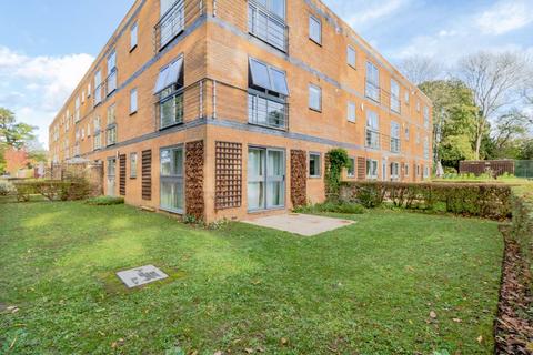 2 bedroom ground floor flat for sale, Astwick Manor, Coopers Green Lane