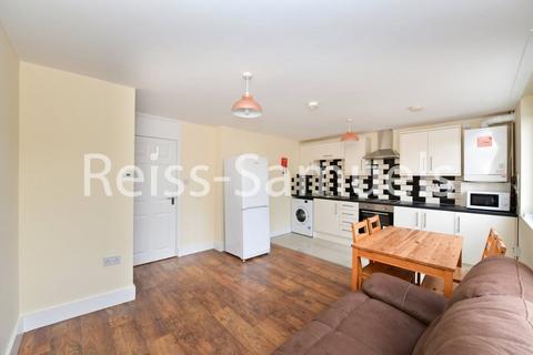 4 bedroom maisonette to rent, Seyssel Street, Isle of dogs, London E14