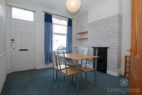 2 bedroom terraced house to rent, Churchill Street, Leicester LE2