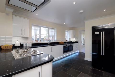 4 bedroom detached house for sale, Alder Close, Bridgwater TA6