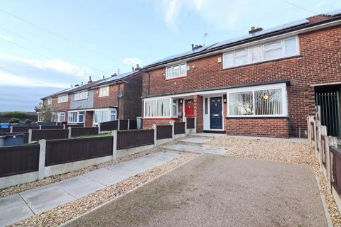 3 bedroom terraced house for sale, Sportside Grove, Manchester M28