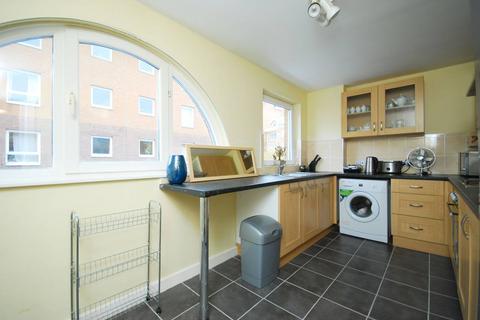 4 bedroom terraced house to rent, Cyclops Mews, Canary Wharf,London E14