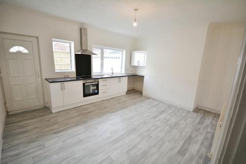 3 bedroom terraced house to rent, Co-Operative Street, Shildon