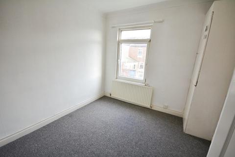 3 bedroom terraced house to rent, Co-Operative Street, Shildon