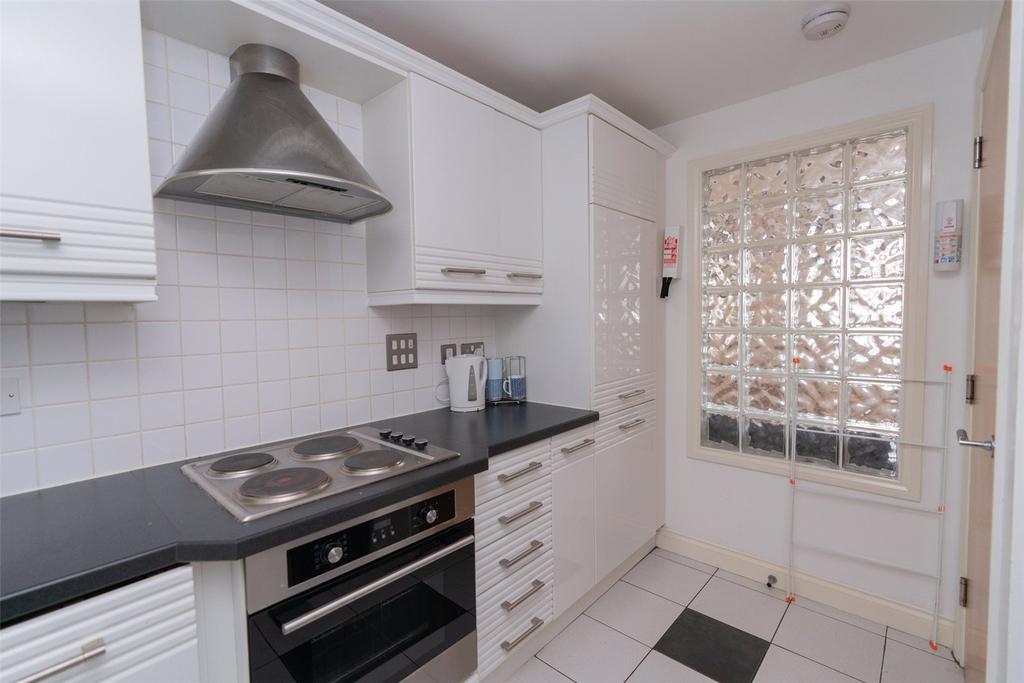 Kitchen Alt