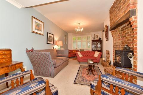 30 Cauldham Lane, Capel Le Ferne, Folkestone, CT18 7HG