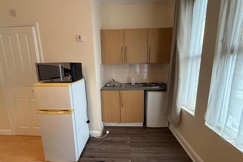 1 bedroom flat to rent, Wightman Road, London