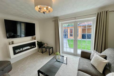 3 bedroom detached house for sale, Mount Farm Way, Great Sutton, Ellesmere Port