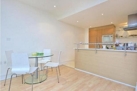 1 bedroom flat to rent, Queenstown Road, Battersea, London, SW8 4NN