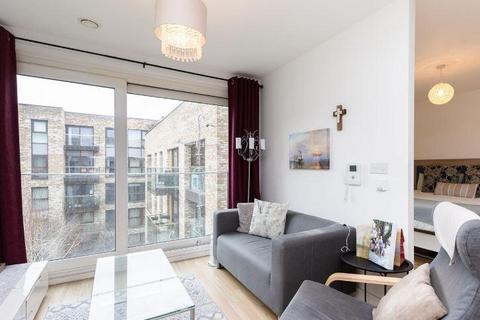 Studio to rent, Pell Street, London, SE8 5ES
