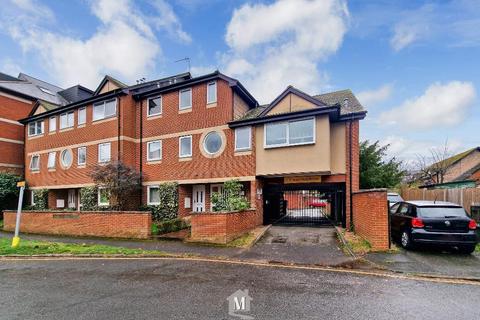 2 bedroom flat for sale, Chatham Court, Grove Close, Slough, SL1 1QJ