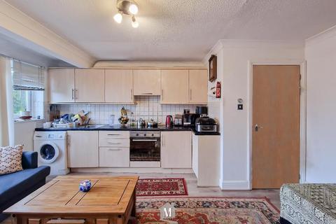 2 bedroom flat for sale, Chatham Court, Grove Close, Slough, SL1 1QJ