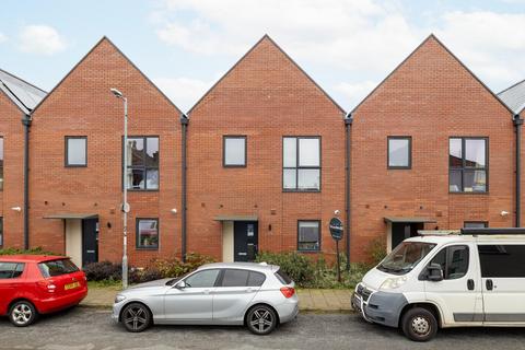 3 bedroom terraced house for sale, Co-Operation Road, Greenbank