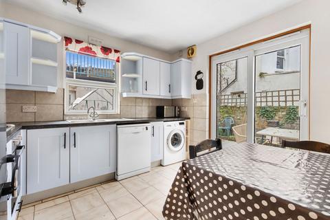 2 bedroom flat for sale, Iverson Road, London NW6