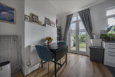 58 Clifton Park Avenue, London, SW20 8BD