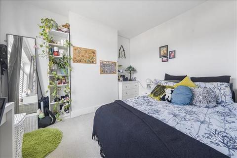 58 Clifton Park Avenue, London, SW20 8BD