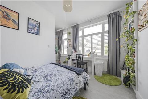 58 Clifton Park Avenue, London, SW20 8BD