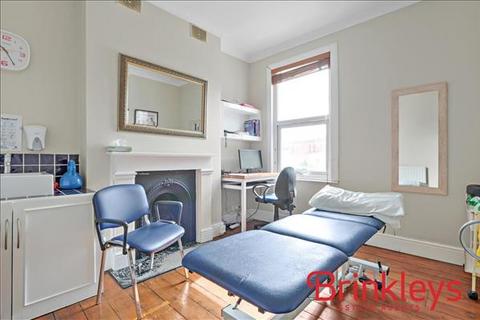 129 Alexandra Road, London, SW19 7JY