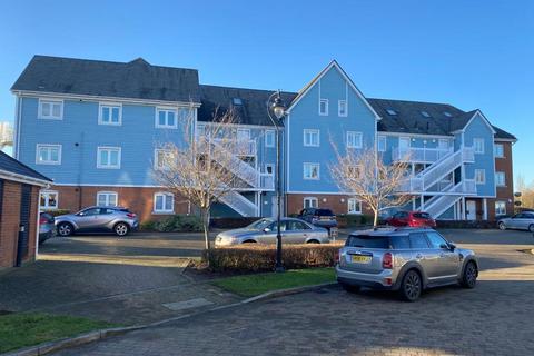 2 bedroom flat for sale, The Lakes, Larkfield, ME20