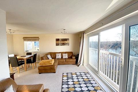 2 bedroom flat for sale, The Lakes, Larkfield, ME20