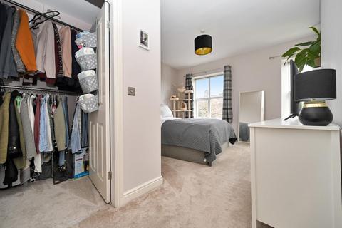 13 Lands Lane, Guiseley, Leeds, LS20 9HU