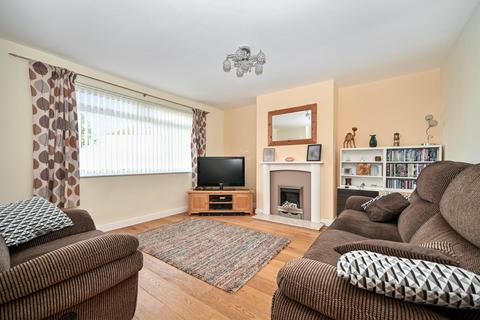 2 bedroom semi-detached house for sale, Haw Avenue, Yeadon, Leeds