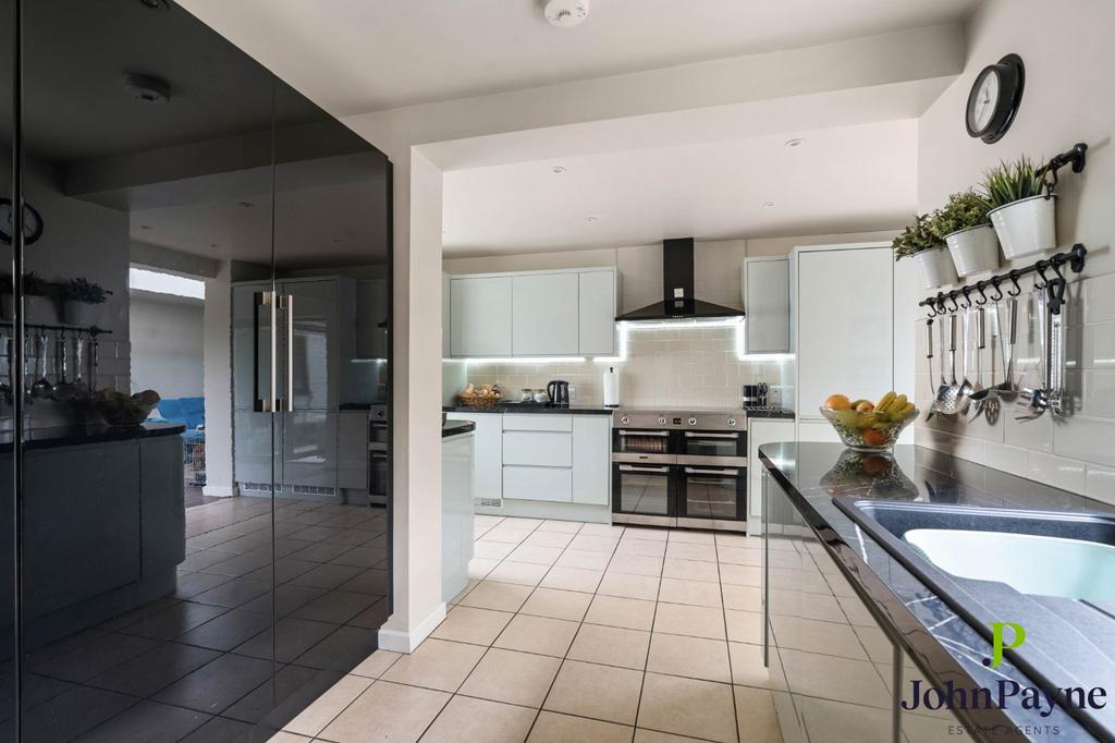 Fitted Kitchen