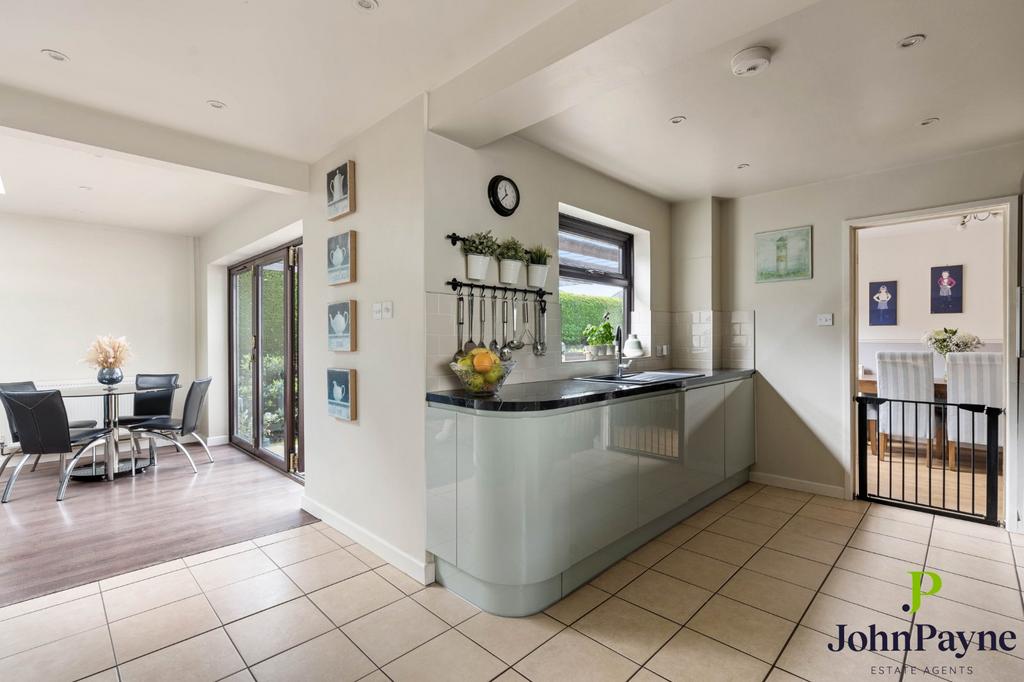 Fitted Kitchen