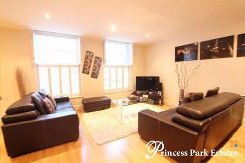 2 bedroom apartment to rent, London N11