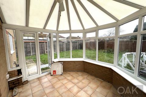 2 bedroom bungalow to rent, Trinity Lane, Waltham Cross EN8