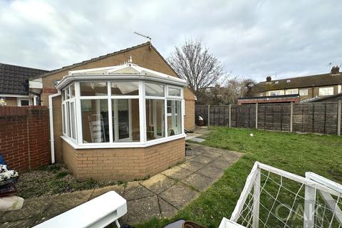 2 bedroom bungalow to rent, Trinity Lane, Waltham Cross EN8