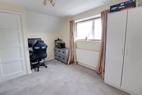 11 Broad Park, Launceston, PL15 8DS