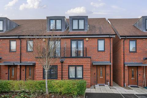 3 bedroom end of terrace house for sale, Tidman Road, Berkshire RG2