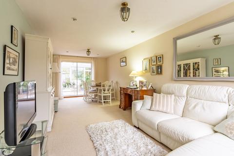 49 Maplefield, Park Street, St Albans, AL2 2BE