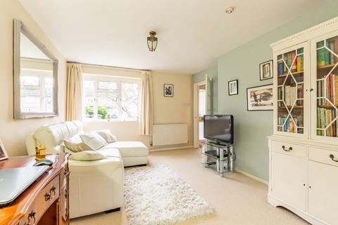 49 Maplefield, Park Street, St Albans, AL2 2BE