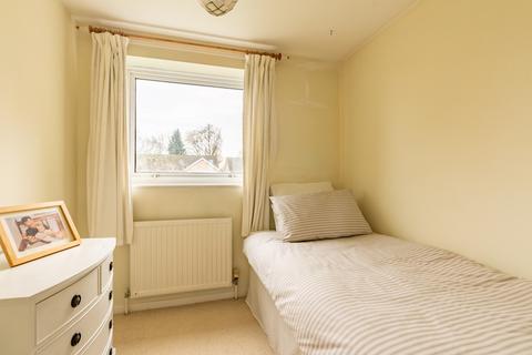49 Maplefield, Park Street, St Albans, AL2 2BE
