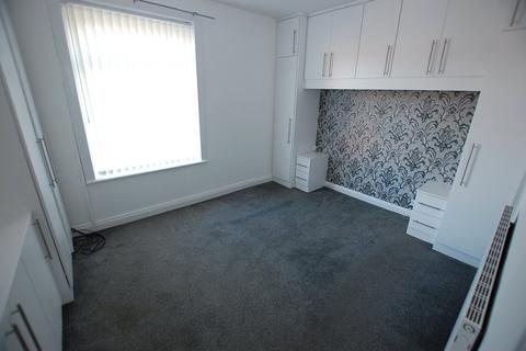 3 bedroom terraced house to rent, Ashton Road, Greater Manchester OL8