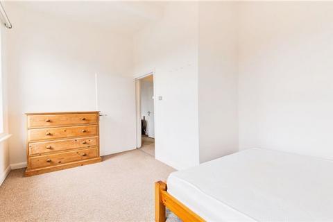 2 bedroom flat to rent, NW3