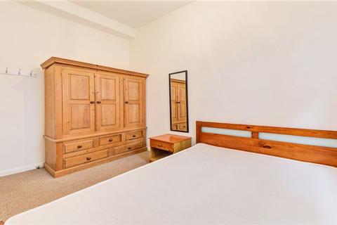 2 bedroom flat to rent, NW3