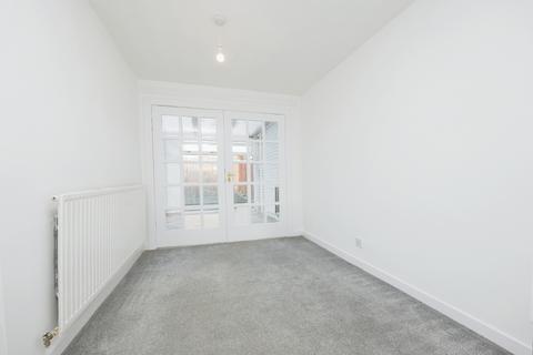 3 Fraser Drive, Kirkmuirhill, Lanark, ML11 9YP