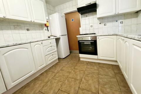 5 bedroom terraced house to rent, Ashburnham Road, Bedfordshire LU1