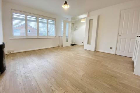 3 bedroom semi-detached house to rent, Whimbrel Road, Stockport SK2