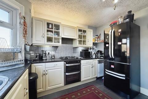 2 bedroom apartment for sale, Upton Park Road, London E7