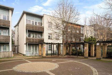 2 bedroom apartment to rent, Kinglet Close, London E7