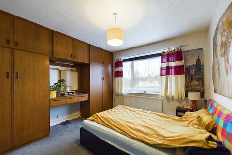 41 Dover Close, Romford, RM5 3AX