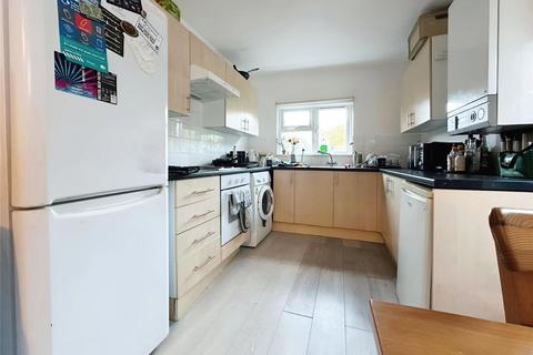 5 bedroom terraced house to rent, Milton Road, Hampshire SO15