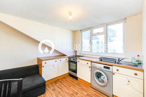 2 bedroom flat to rent, Alhambra Road, Hampshire PO4